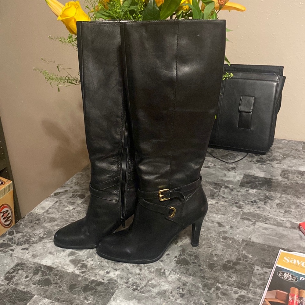 Black leather Boots